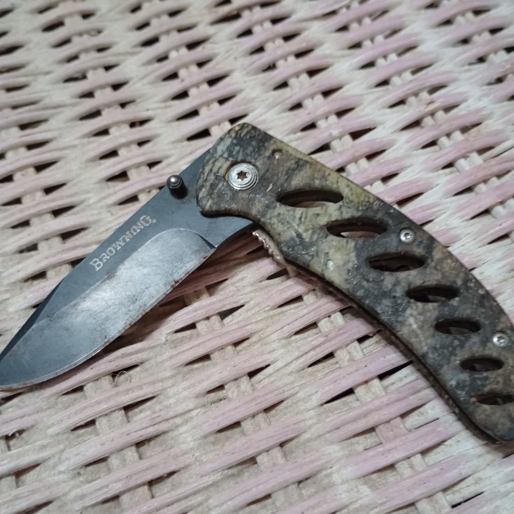 Browning camouflage knife
